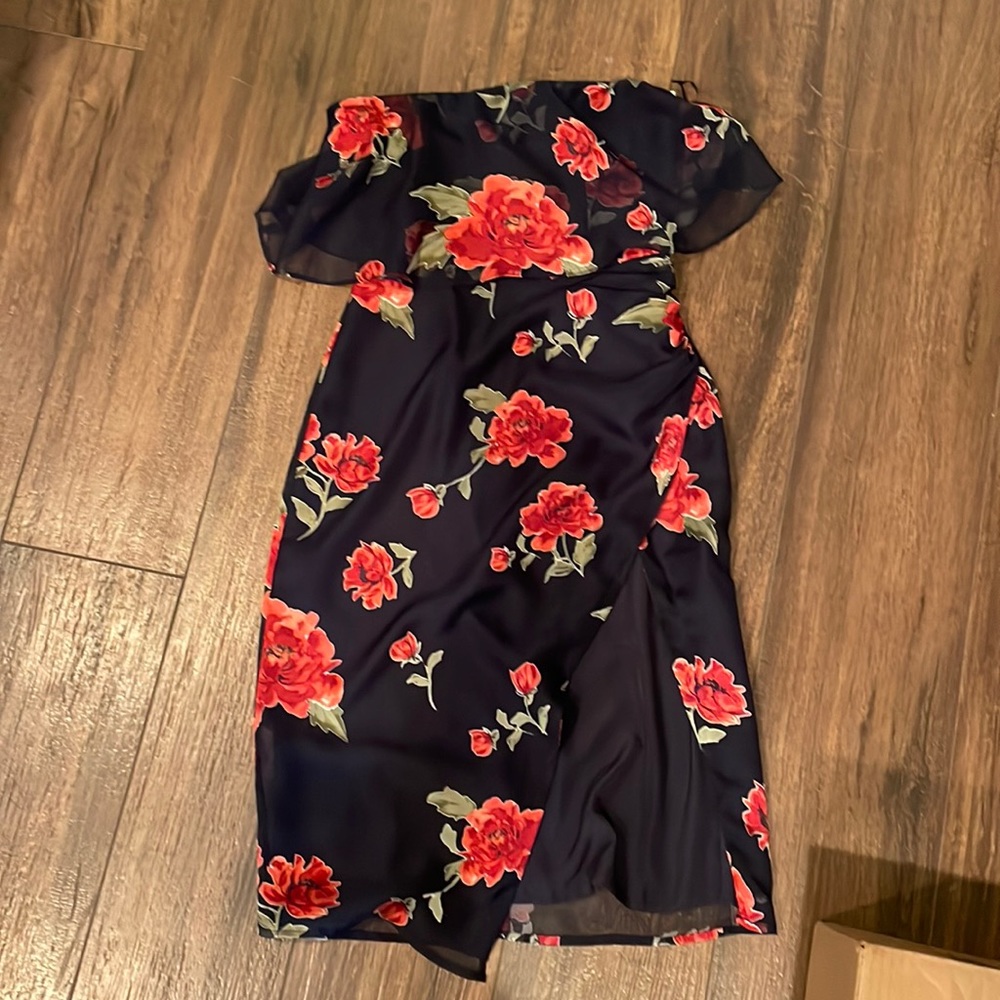 NEW W/ TAGS Lovers + Friends Rose Strapless Dress w/ Slit